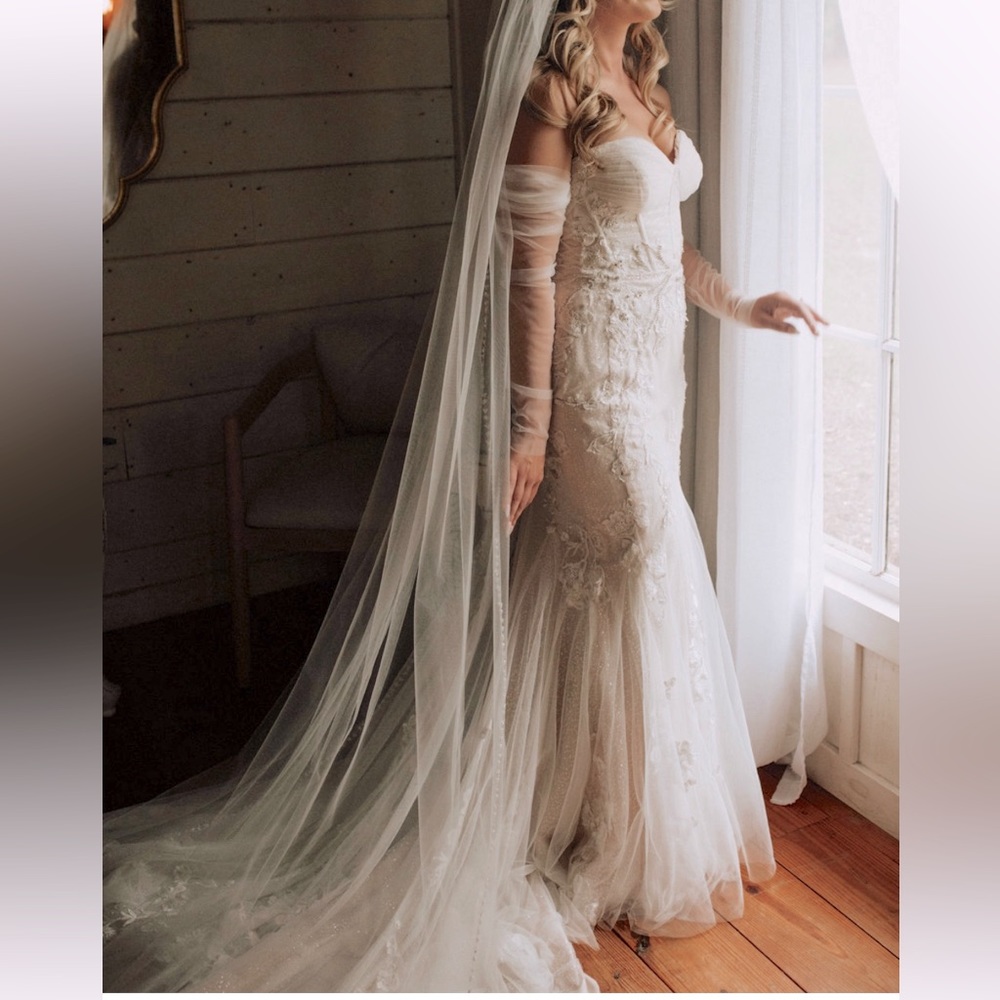 Ivory wedding dress